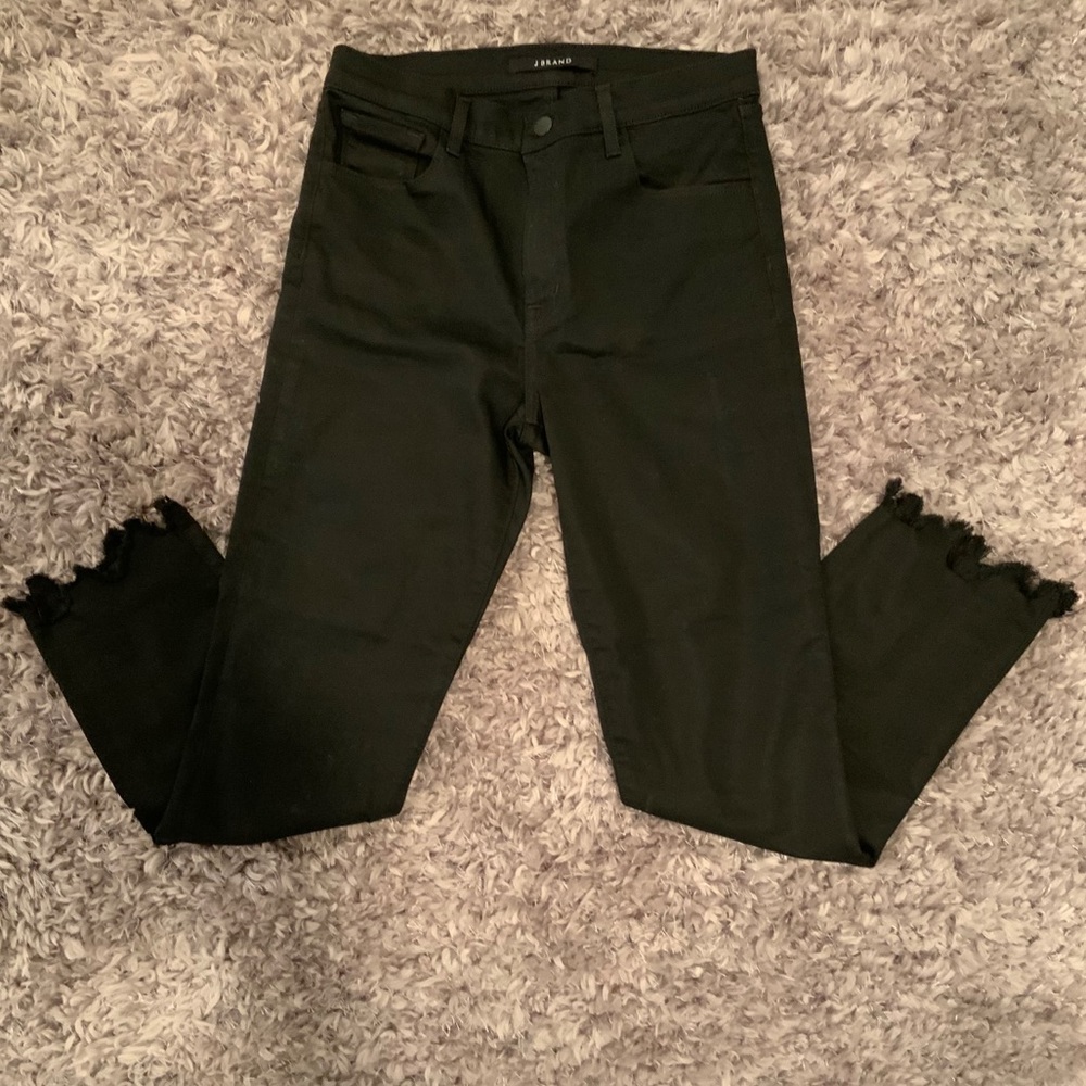 J Brand High wasted Frayed Black Stretch Jeans